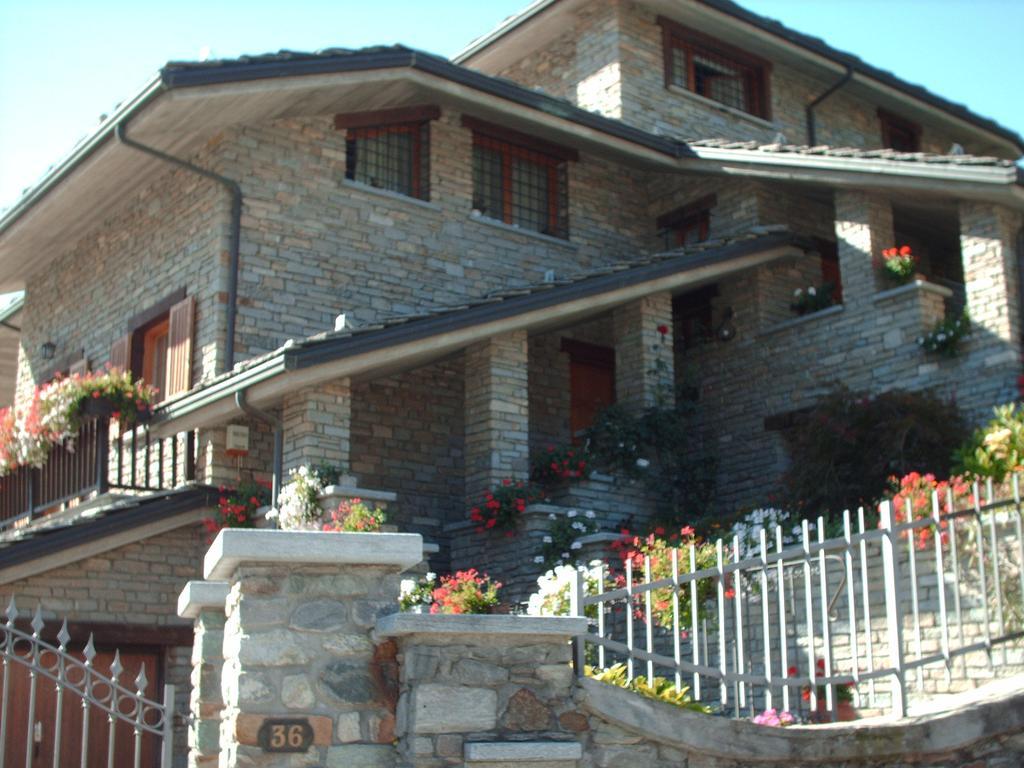 B&B Les Fleurs Gignod Kültér fotó