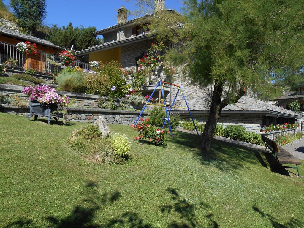 B&B Les Fleurs Gignod Kültér fotó
