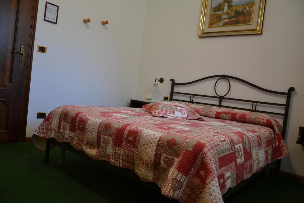 B&B Les Fleurs Gignod Szoba fotó