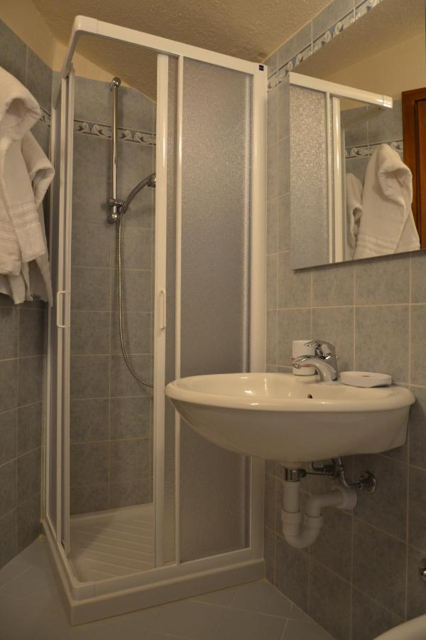 B&B Les Fleurs Gignod Szoba fotó